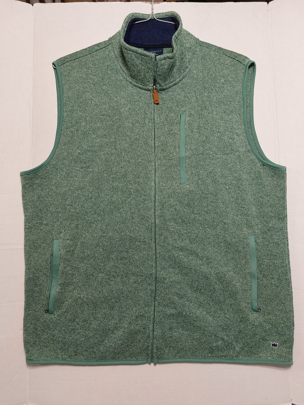 crown & ivy Green Knit Fleece Vest with Zip Pockets